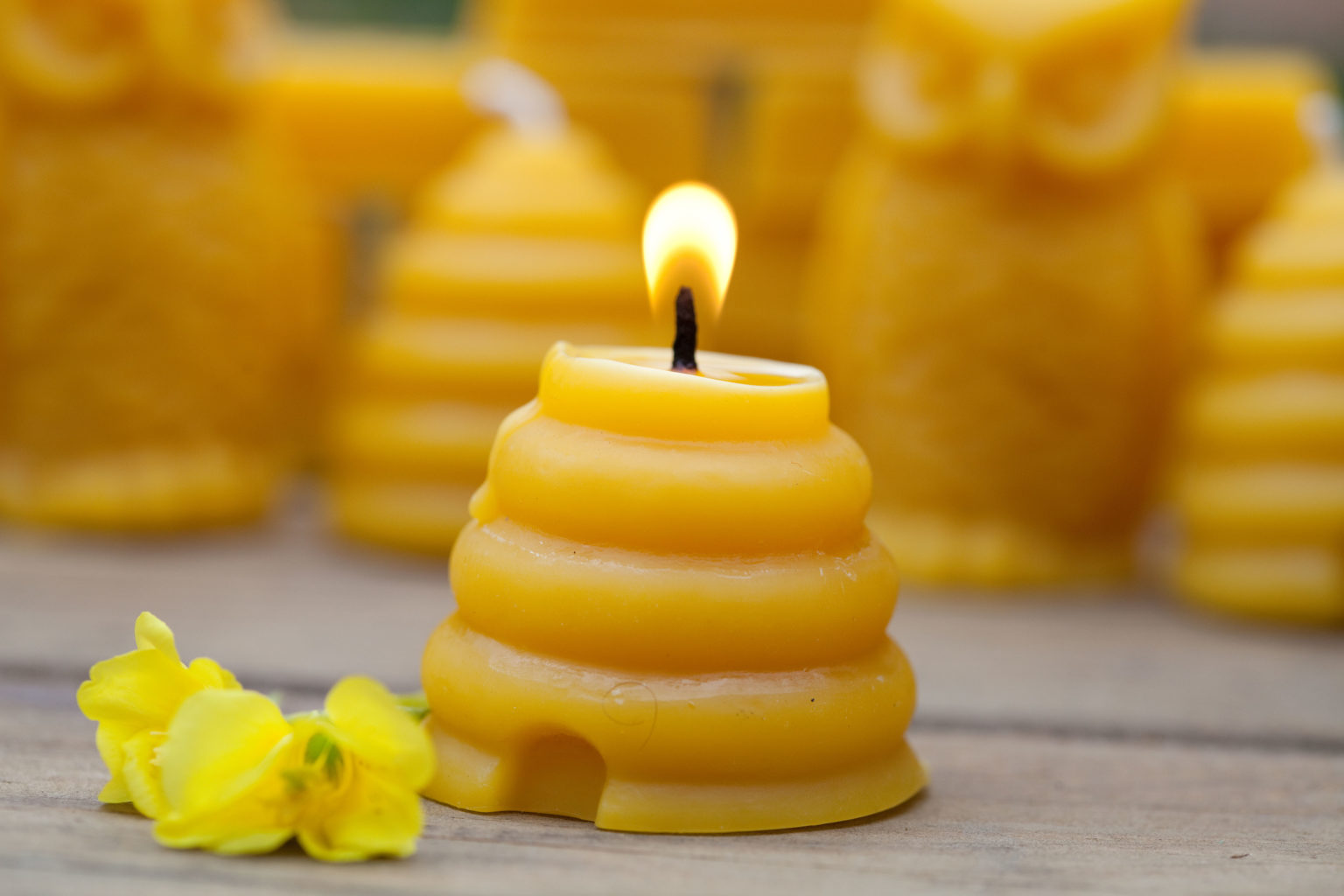 15 Impressive Benefits of Beeswax Candles Healthy Huemans